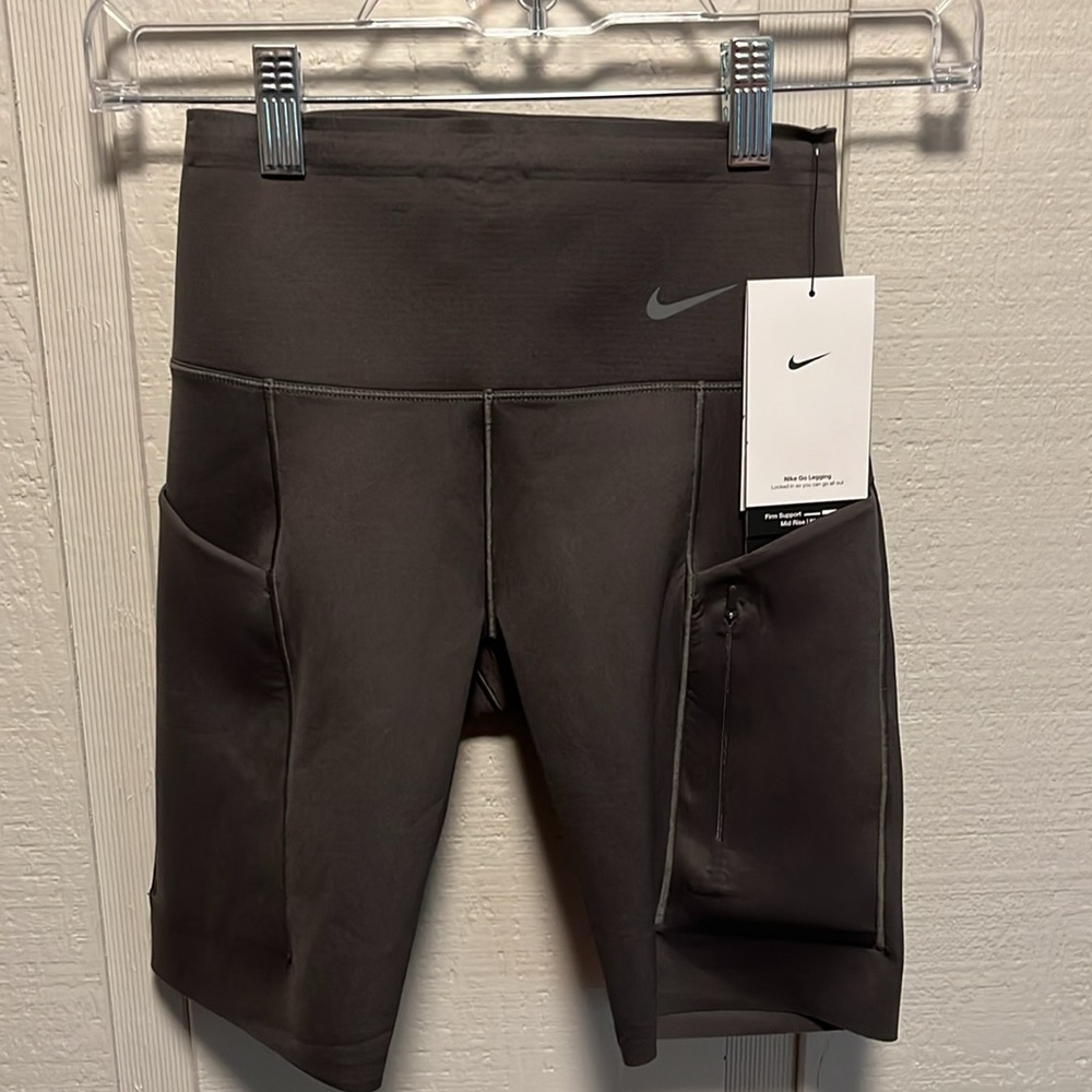 Women’s Nike Go Dri Fit 8” Shorts with 6 Pockets